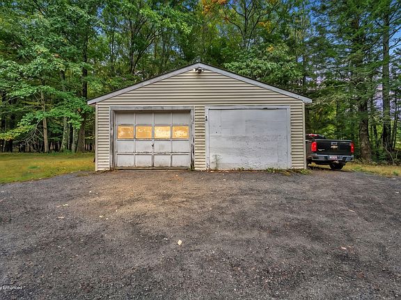 3rd image of 319 W Pownal Road