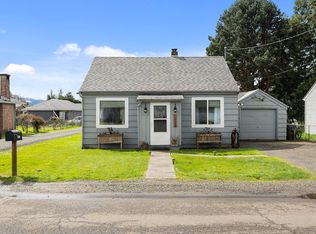 3407 Maple Ln, Tillamook, OR 97141