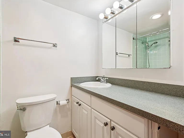 950 25th St NW #709 — Photo 26
