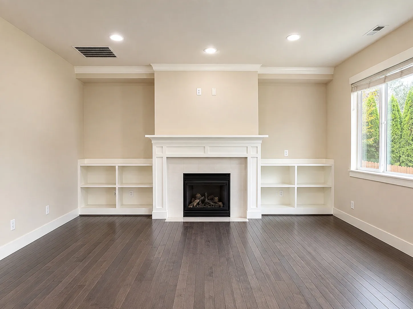 5 bed, 2517 sqft, $3,900 — Photo 3
