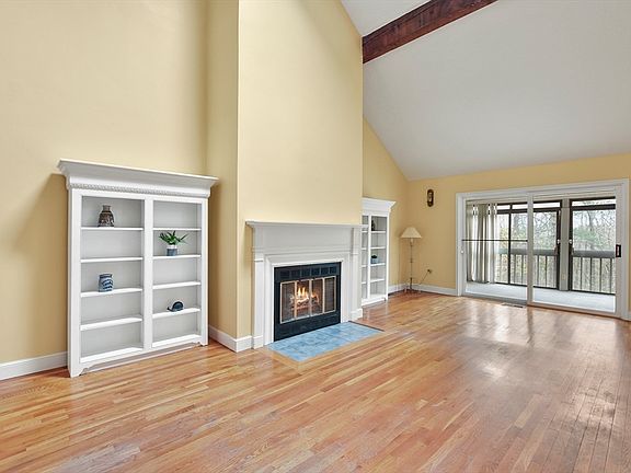 2nd image of 87 Parkhurst Dr Unit 87