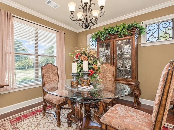 4th image of 8937 Crescent Lodge Dr
