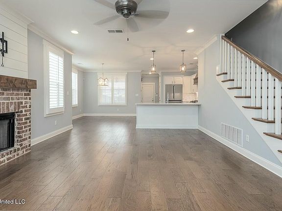 5th image of 2637 North St