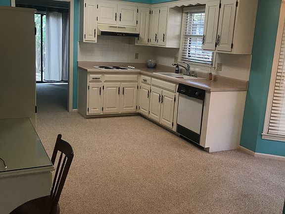 3rd image of 9156 W 102nd Ter