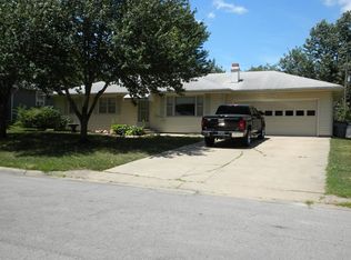 907 Waverly Way, Emporia, KS 66801