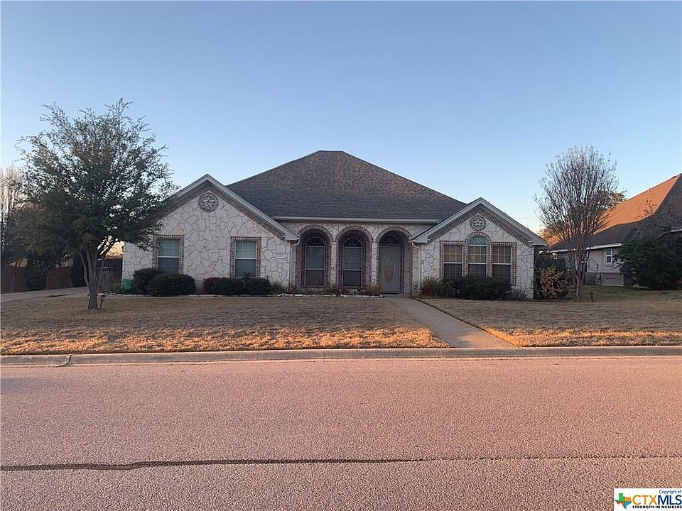 2nd image of 215 Cattail Cir