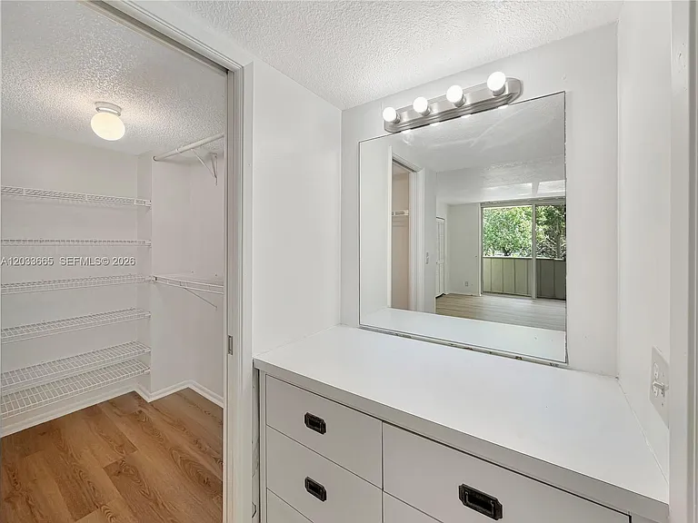 3641 Oaks Clubhouse Dr #201 — Photo 15