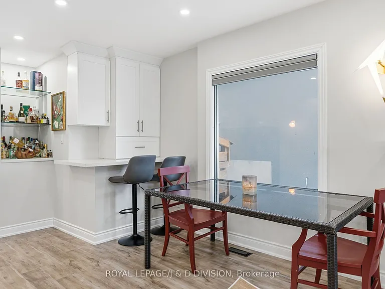 118 Bogert Ave #UPPER — Photo 8