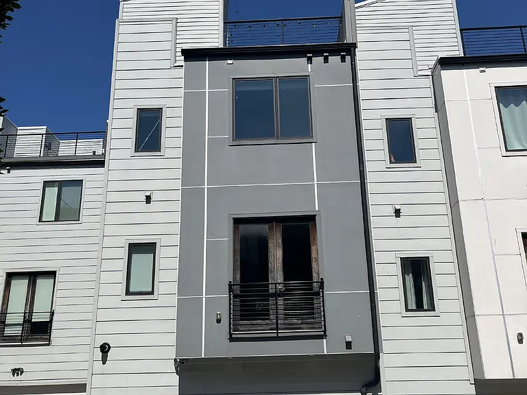 824 13th Ave S — Photo 2