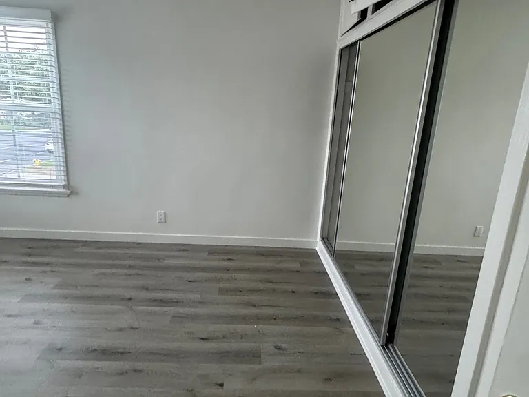 mirrored wardrobes
