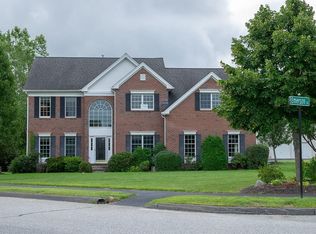 1 Emerson Cir, Shrewsbury, MA 01545