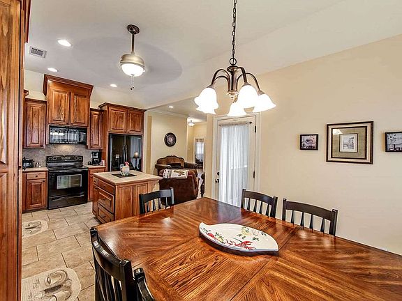 5th image of 119 Lake Maclaine Ave