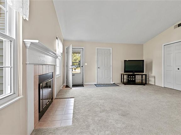 2nd image of 6848 Olde Meadows Ct