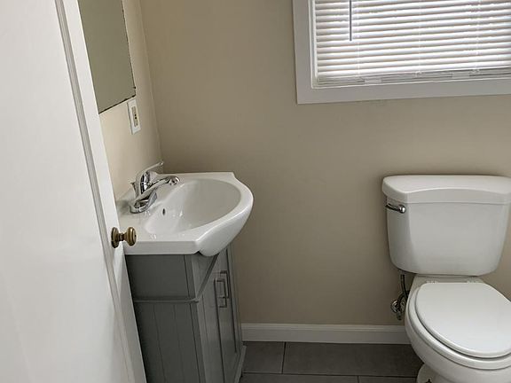 3rd image of 215 Wilbur Ave APT 23