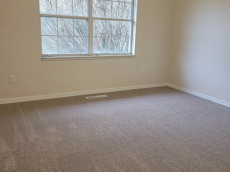 311 Heritage Ct — Photo 19