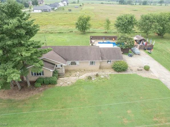 326 Airport Rd, Warren, OH 44481