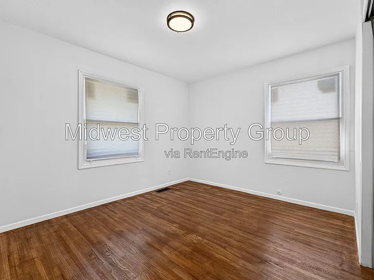 338 Lancashire Rd — Photo 11