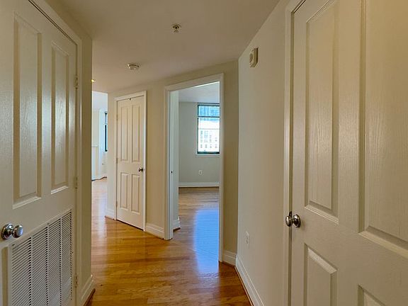 4th image of 414 Water St Unit 1103