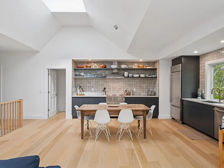 14 Renees Way — Photo 5