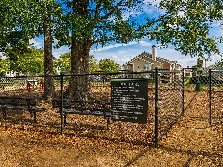 Central on the Green — Photo 15