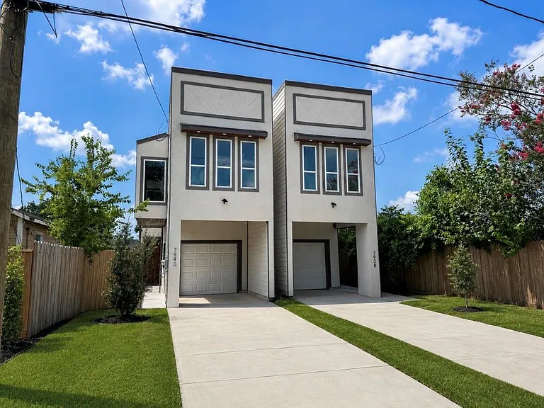 7940 Angus St — Photo 2