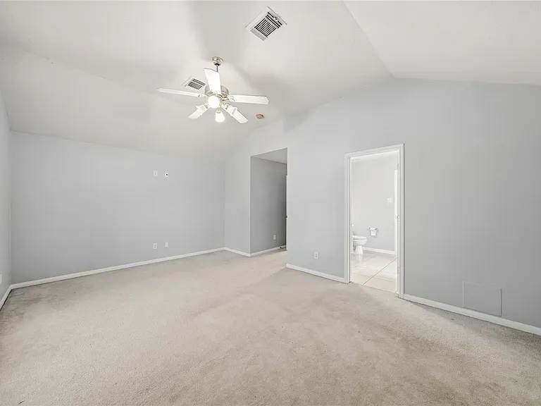 7027 Waveland Dr — Photo 25