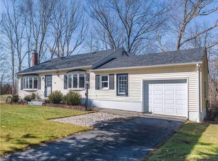 71 Sleight Plass Rd, Poughkeepsie, NY 12603