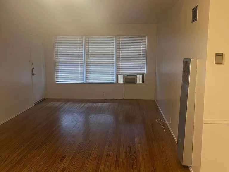 8366 Sargent Ave — Photo 7