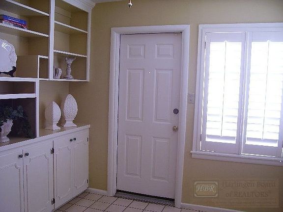 4th image of 1610 Revere Ln