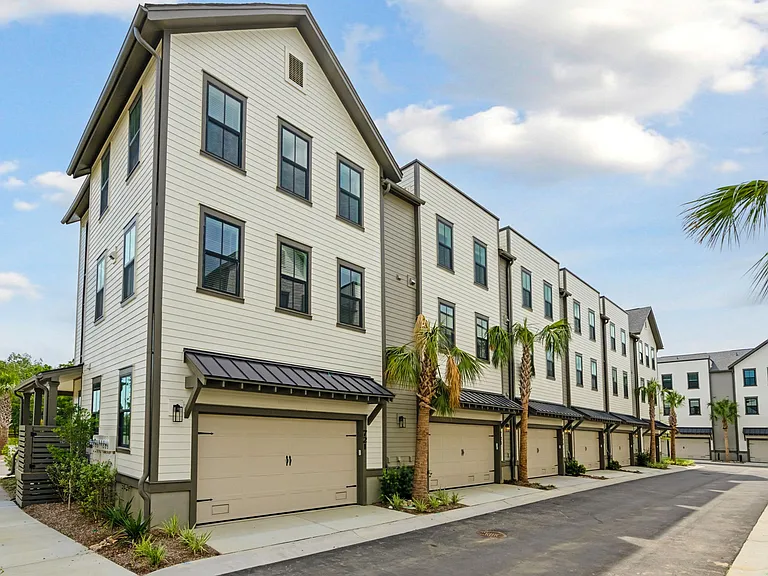 Fenland Townhomes — Photo 34
