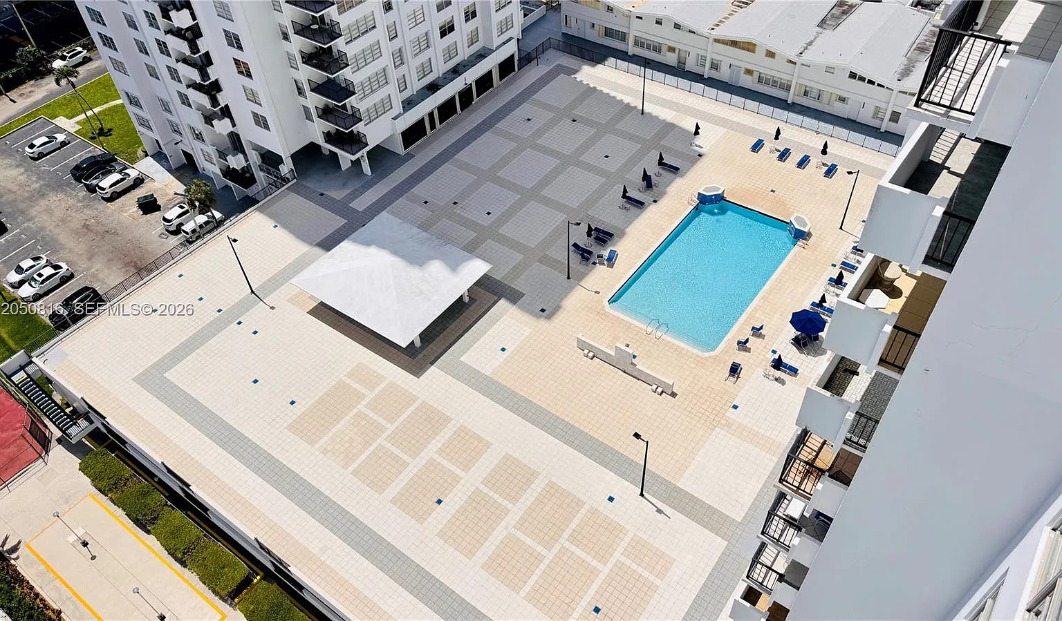 Commodore Plaza Condo — Photo 3
