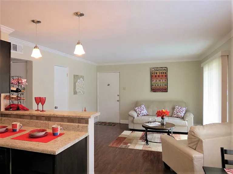 4318 Walker Ln — Photo 11