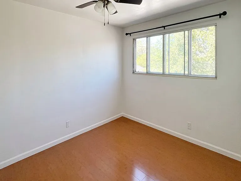 426 Moran St — Photo 3