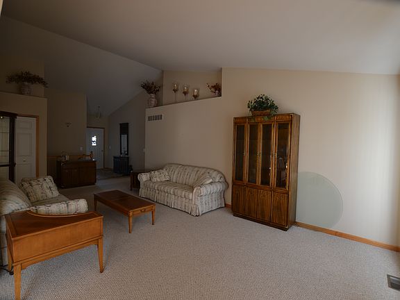 5th image of 28204 Cottonwood Ct