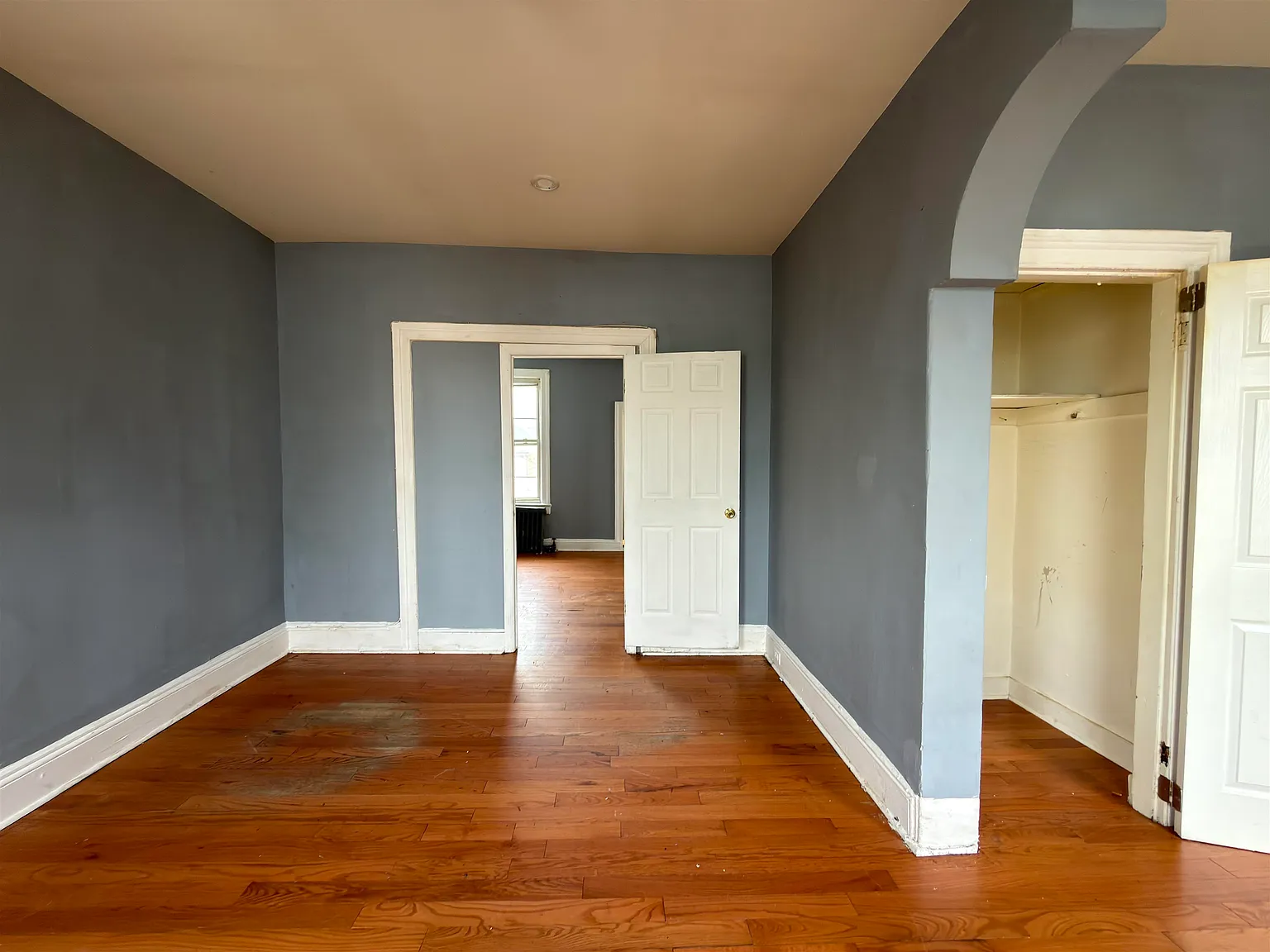 2 bed, 1.0 bath, $1,900 — Photo 4