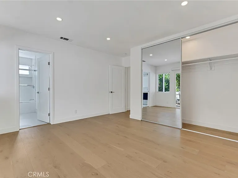 7841 W 83rd St — Photo 41