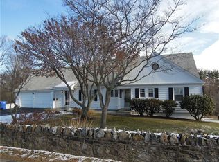 8 Shelton Ter, Trumbull, CT 06611