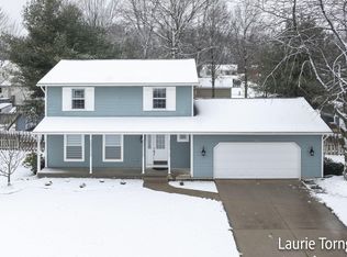 7453 Woodside Dr, Hudsonville, MI