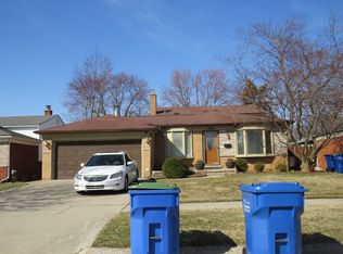 32627 Beechwood Dr, Warren, MI 48088