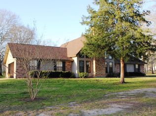 546 Caspers Cove Rd, Lufkin, TX 75904