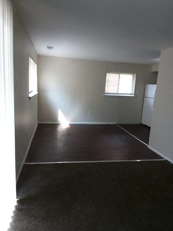 Regent Apartments — Photo 4