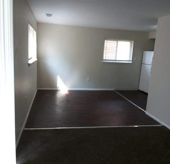 Regent Apartments — Photo 4