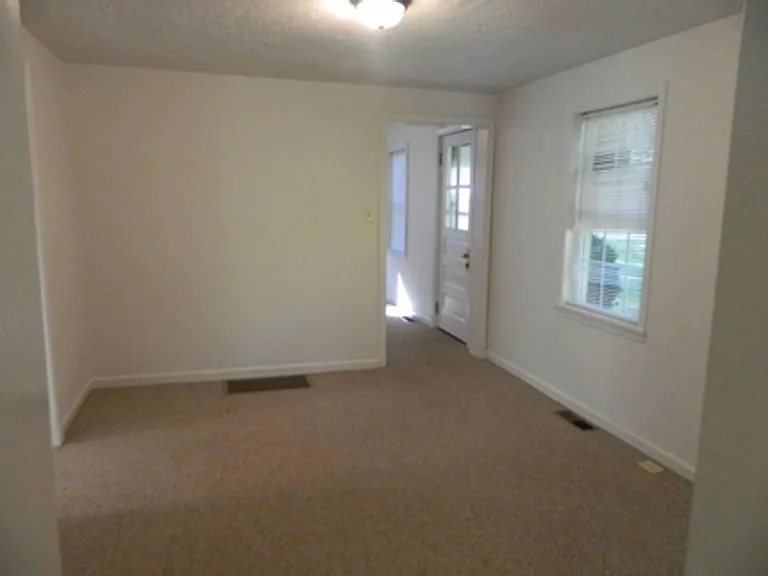 135 Irvington Springs Rd — Photo 5
