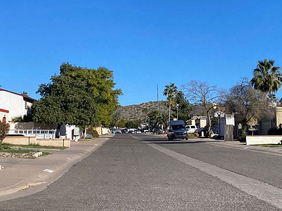 5th image of 921 E Wahalla Ln