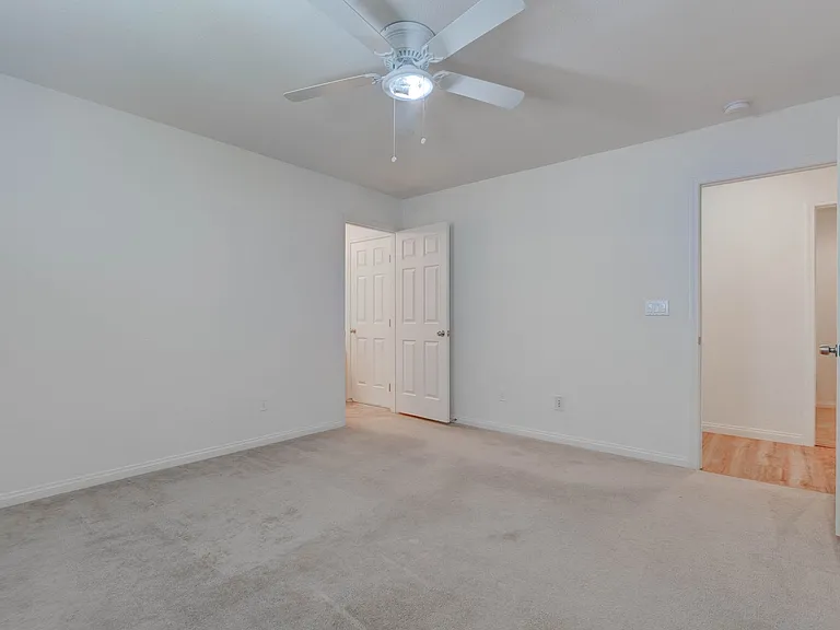 985 Noah Valley St — Photo 28