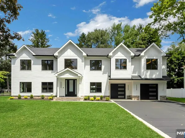 25 Charles Pl, Old Tappan, NJ 07675