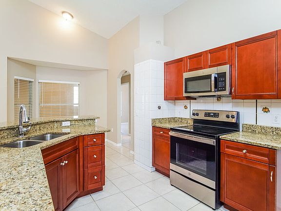 5th image of 2843 Berkshire Cir