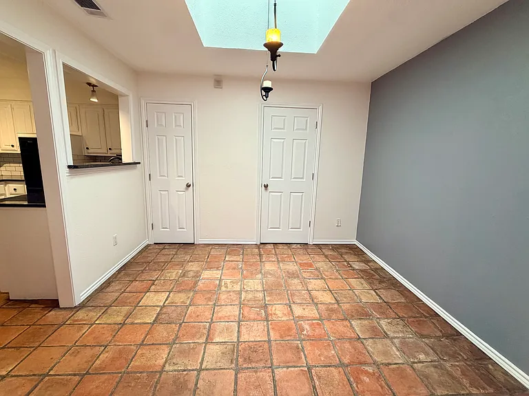 5045 Thunder Rd — Photo 17