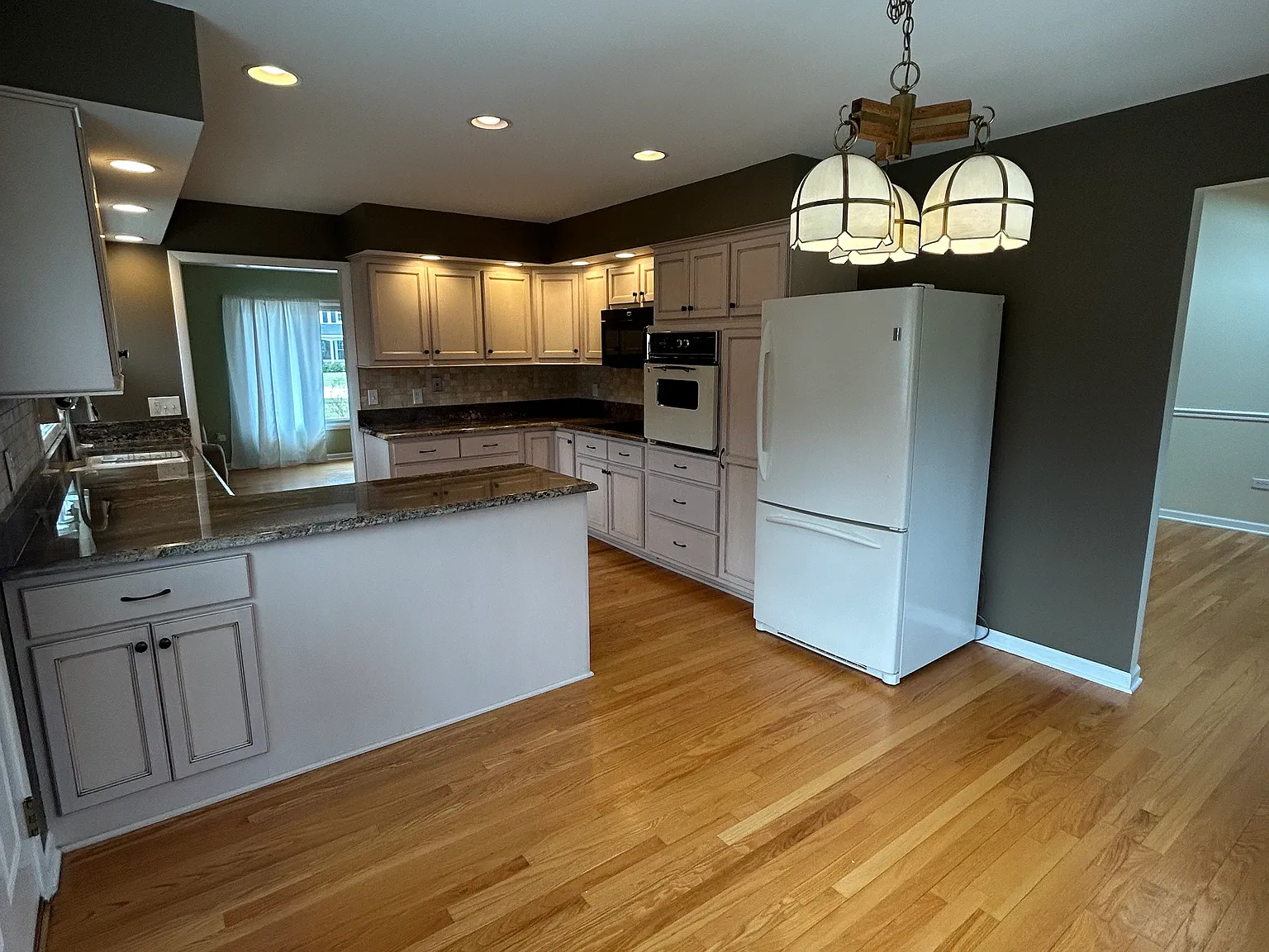 3 bed, 1700 sqft, $2,900 — Photo 2