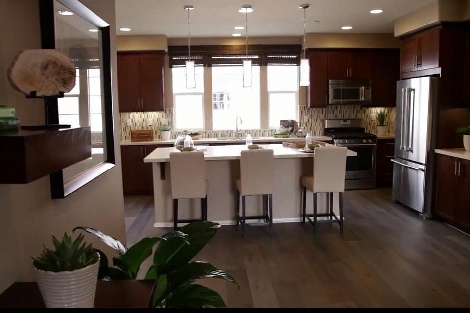 1st image of 122 Olive Ave